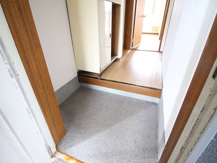 物件内観写真17　(玄関)