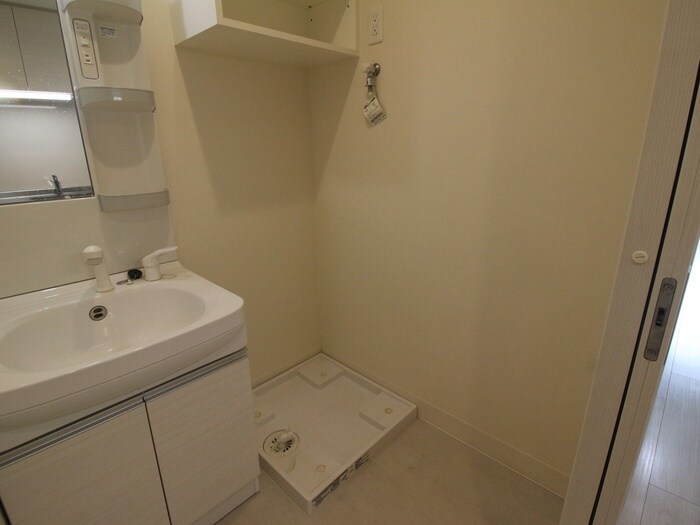 物件内観写真15　(洗濯機置場)