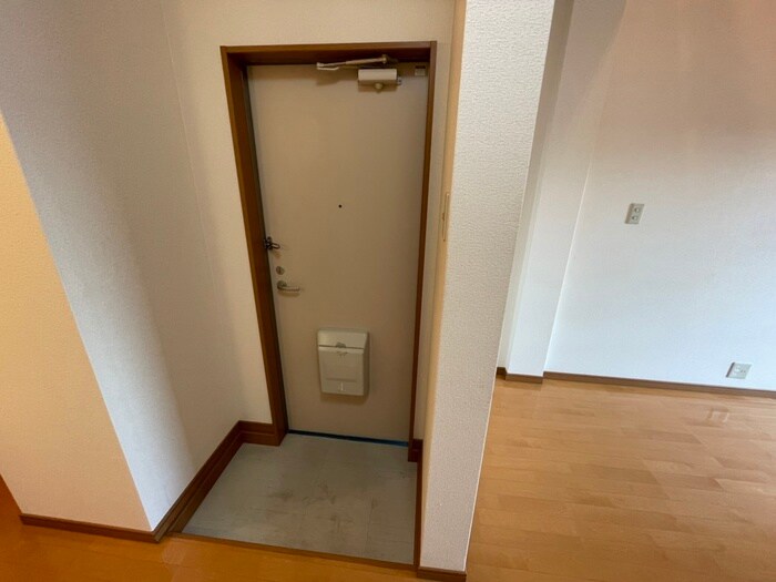 物件内観写真15　(玄関)