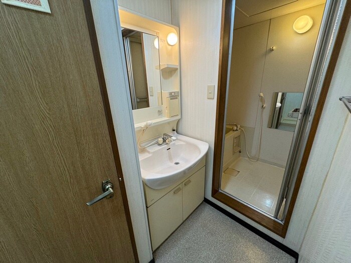 物件内観写真11　(洗面)