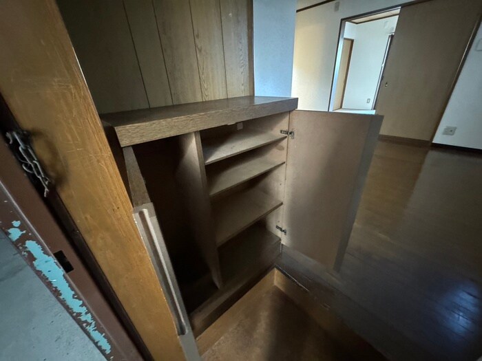 物件内観写真18　(靴箱)