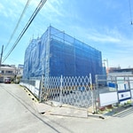 建築中
