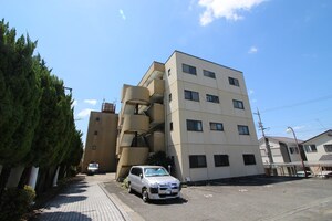 ビレッジ長沢外観写真