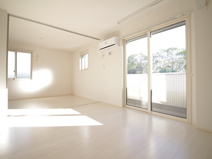 物件内観写真8　(居室)