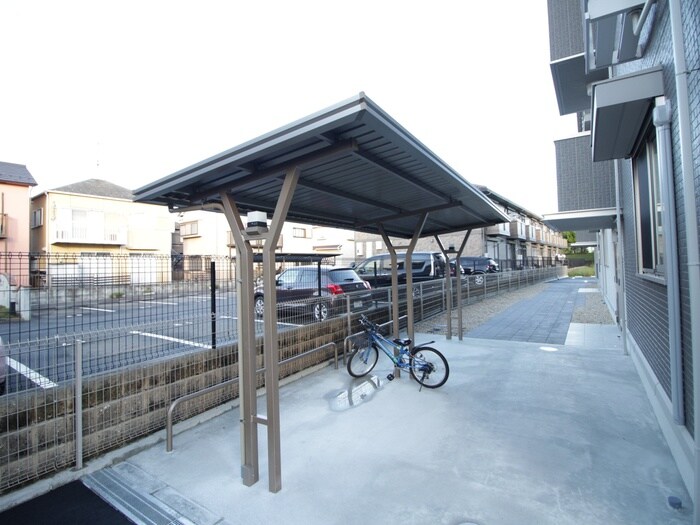 物件外観写真3　(駐輪場)