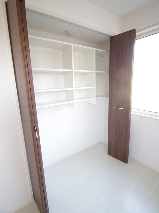 物件内観写真18　(収納)