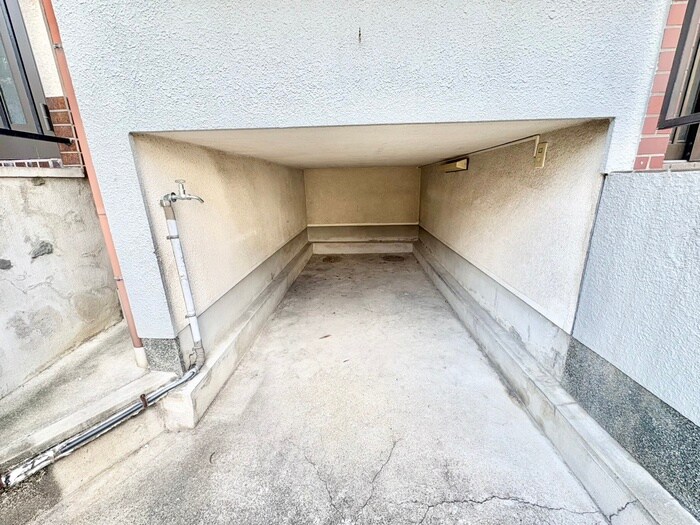 物件外観写真5　(駐車場)