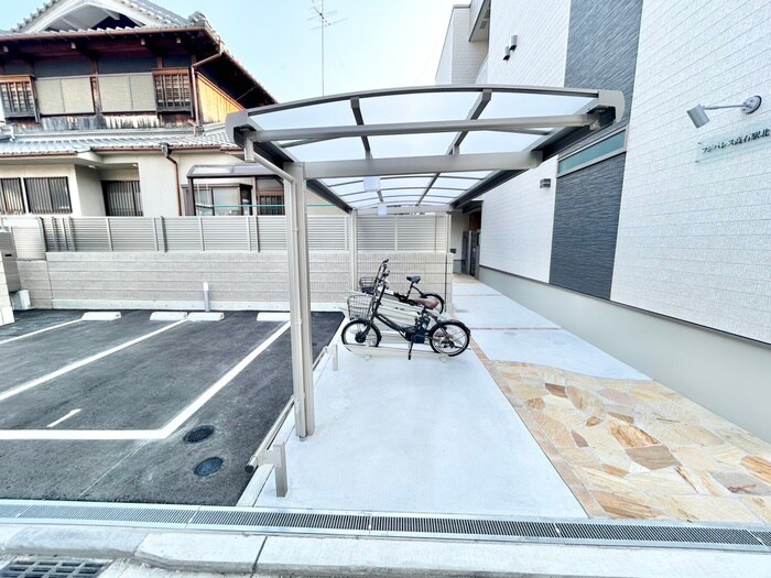 物件外観写真4　(駐輪場)