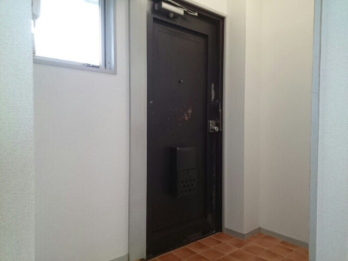 物件内観写真11　(玄関)