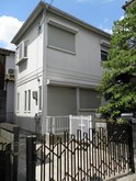 白い戸建の家