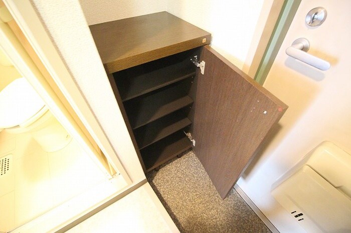 物件内観写真17　(靴箱)