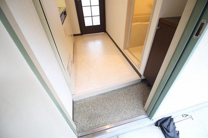 物件内観写真18　(玄関)