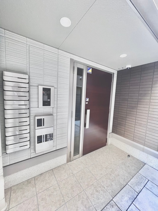 物件外観写真4　(エントランス部分)