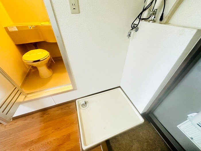 物件内観写真15　(洗濯機置場)