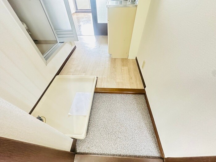 物件内観写真18　(玄関)