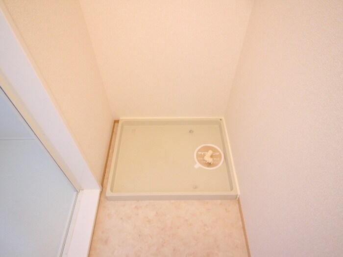 物件内観写真14　(洗濯機置場)