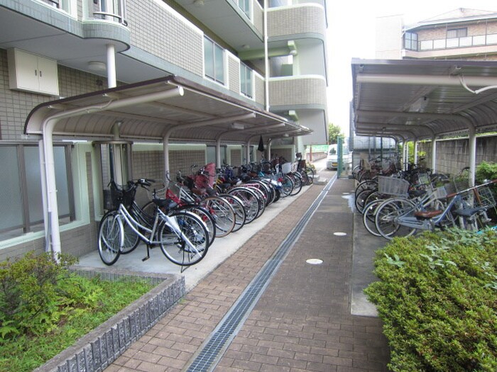 物件外観写真4　(駐輪場)