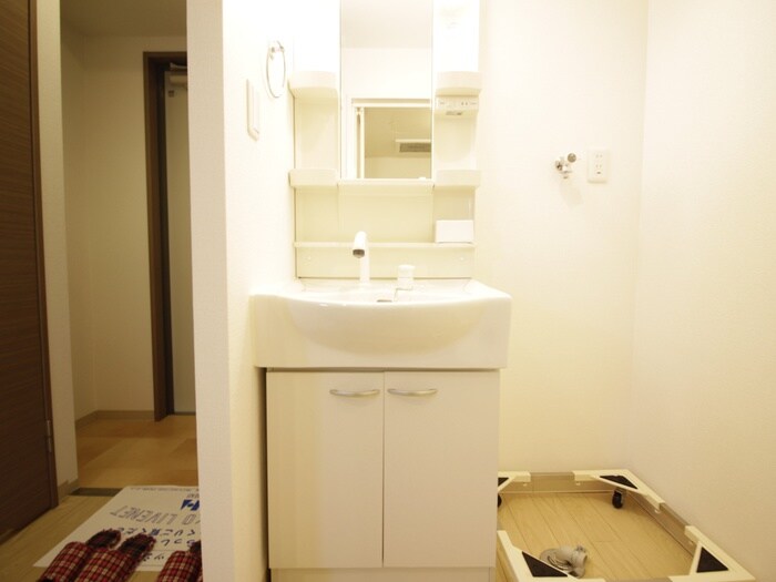 物件内観写真8　(洗面)