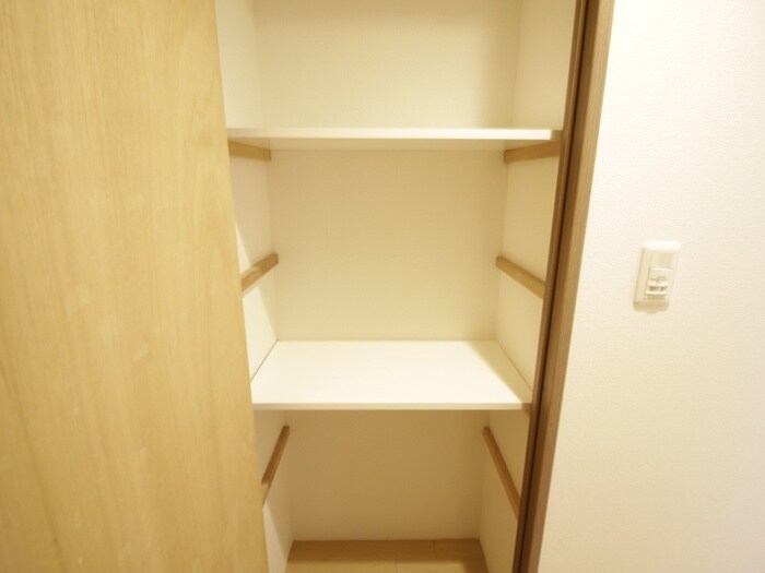 物件内観写真13　(収納)