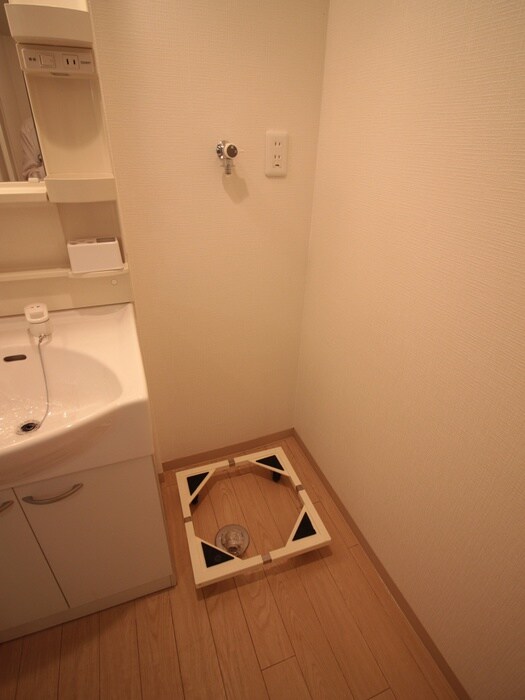 物件内観写真17　(洗濯機置場)