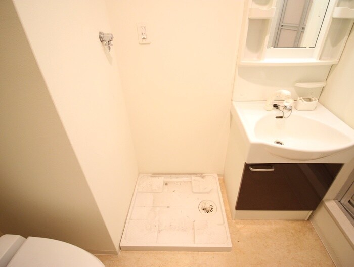 物件内観写真15　(洗濯機置場)