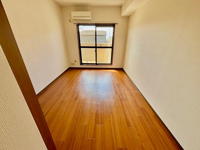 物件内観写真10　(居室)