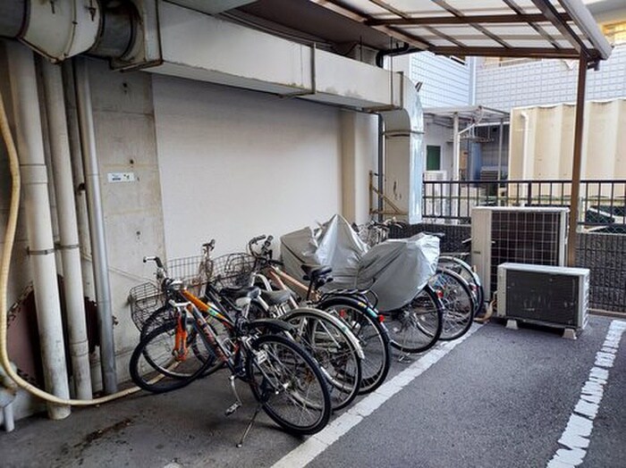 物件外観写真4　(駐輪場)