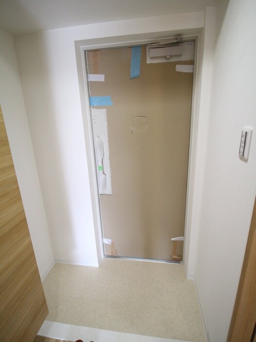 物件内観写真15　(玄関)