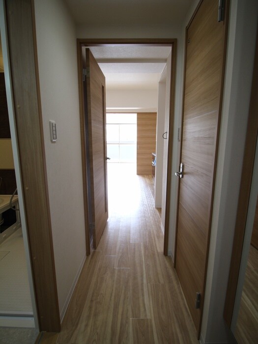 物件内観写真17　(廊下)
