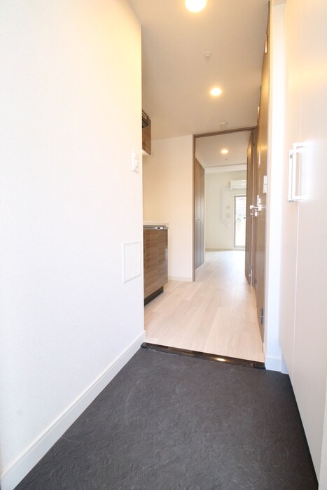 物件内観写真7　(玄関)