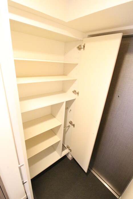 物件内観写真8　(靴箱)