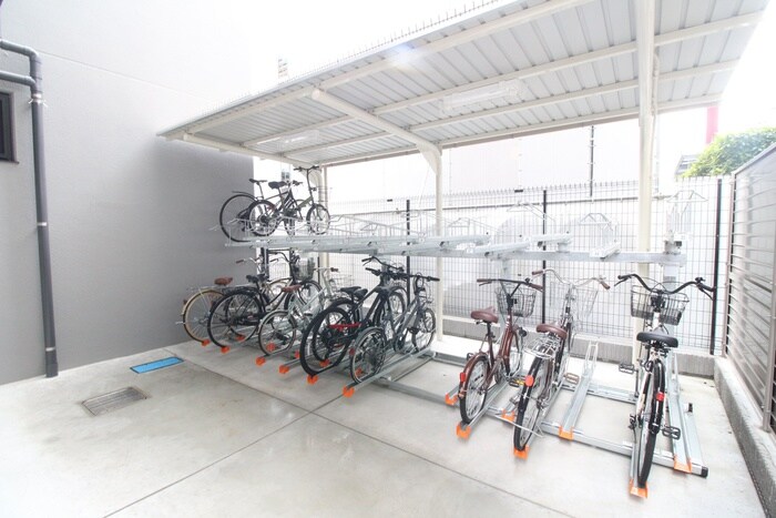 物件外観写真5　(駐輪場)