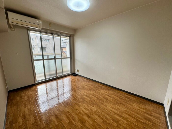 物件内観写真9　(居室)