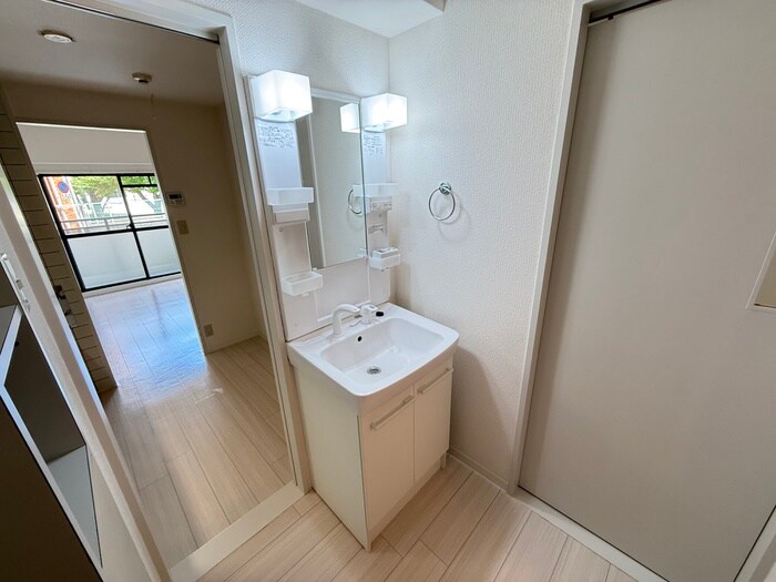 物件内観写真11　(洗面)