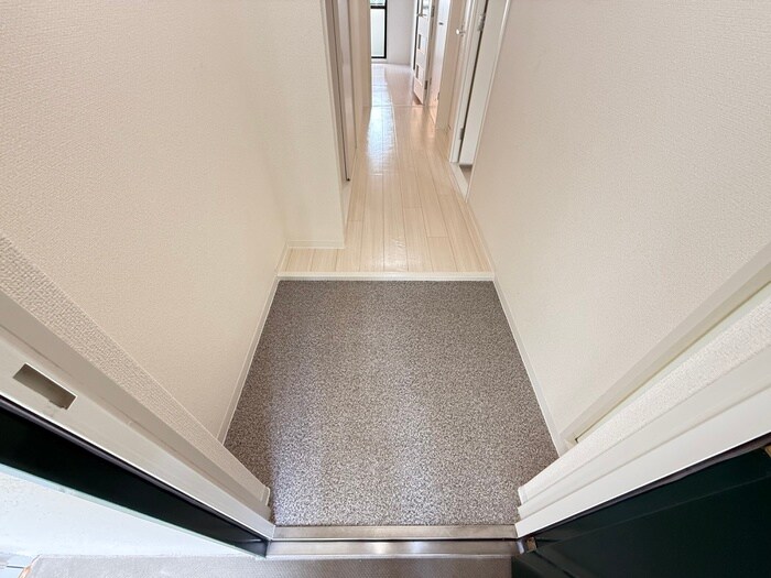 物件内観写真14　(玄関)