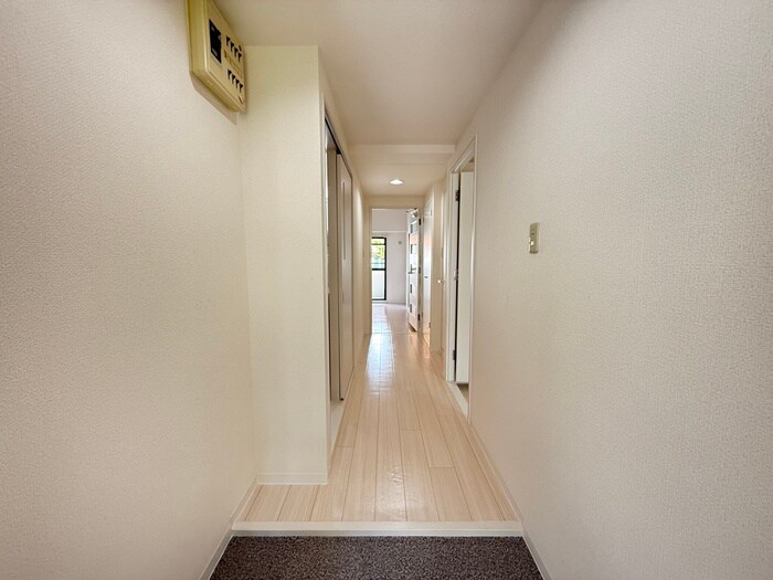 物件内観写真18　(廊下)