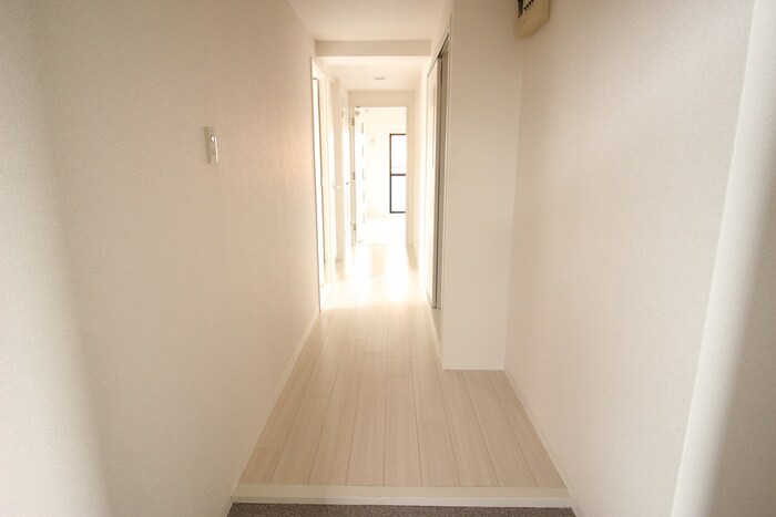 物件内観写真18　(廊下)