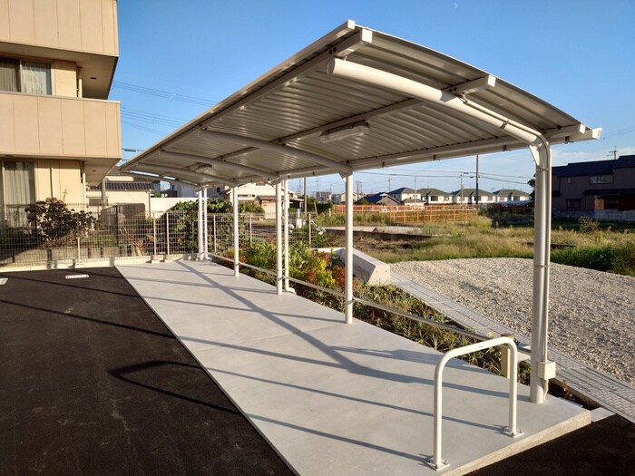 物件外観写真3　(駐輪場)