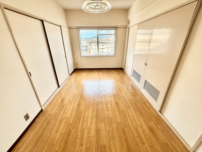 物件内観写真9　(居室)