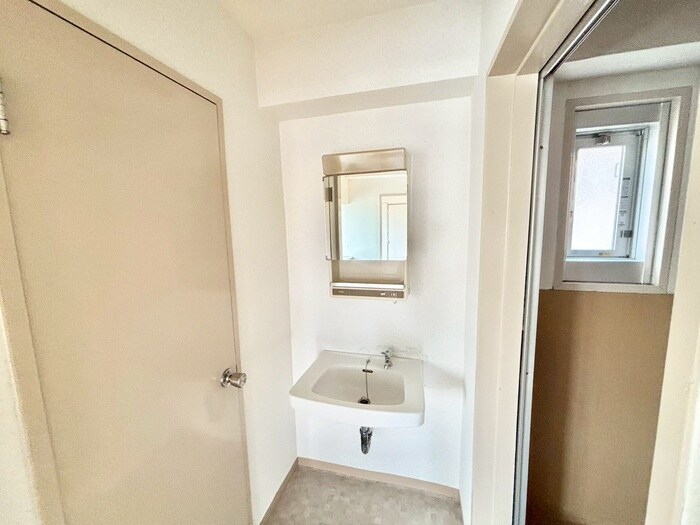 物件内観写真13　(洗面)
