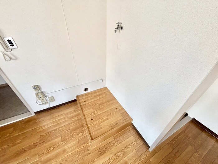 物件内観写真14　(洗濯機置場)