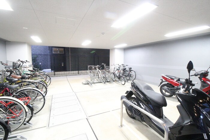 物件外観写真5　(駐輪場)