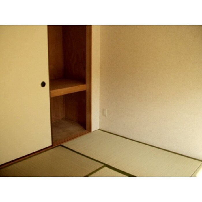 物件内観写真9　(居室)