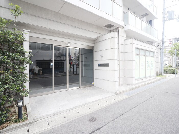 物件外観写真2　(エントランス部分)