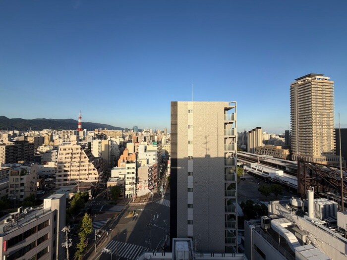 物件内観写真11　(室内からの展望)