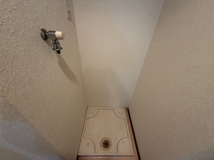 物件内観写真15　(洗濯機置場)