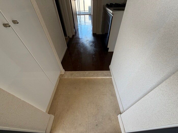 物件内観写真18　(玄関)