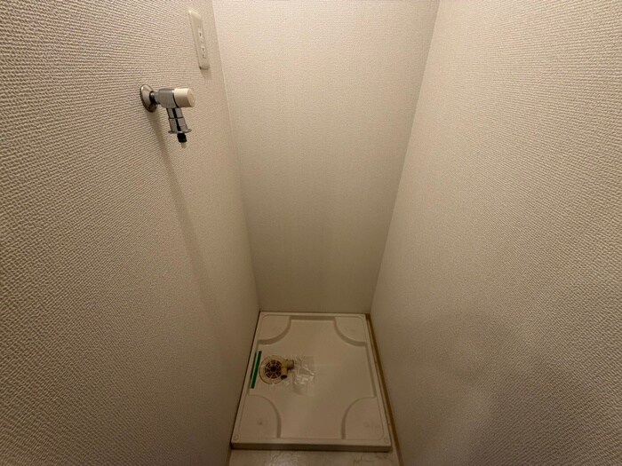 物件内観写真18　(洗濯機置場)