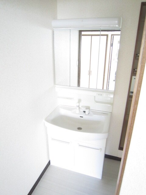 物件内観写真11　(洗面)