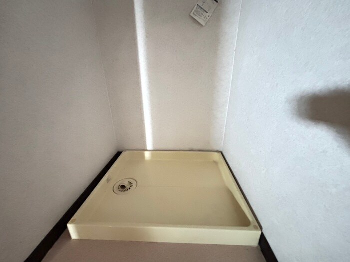 物件内観写真14　(洗濯機置場)